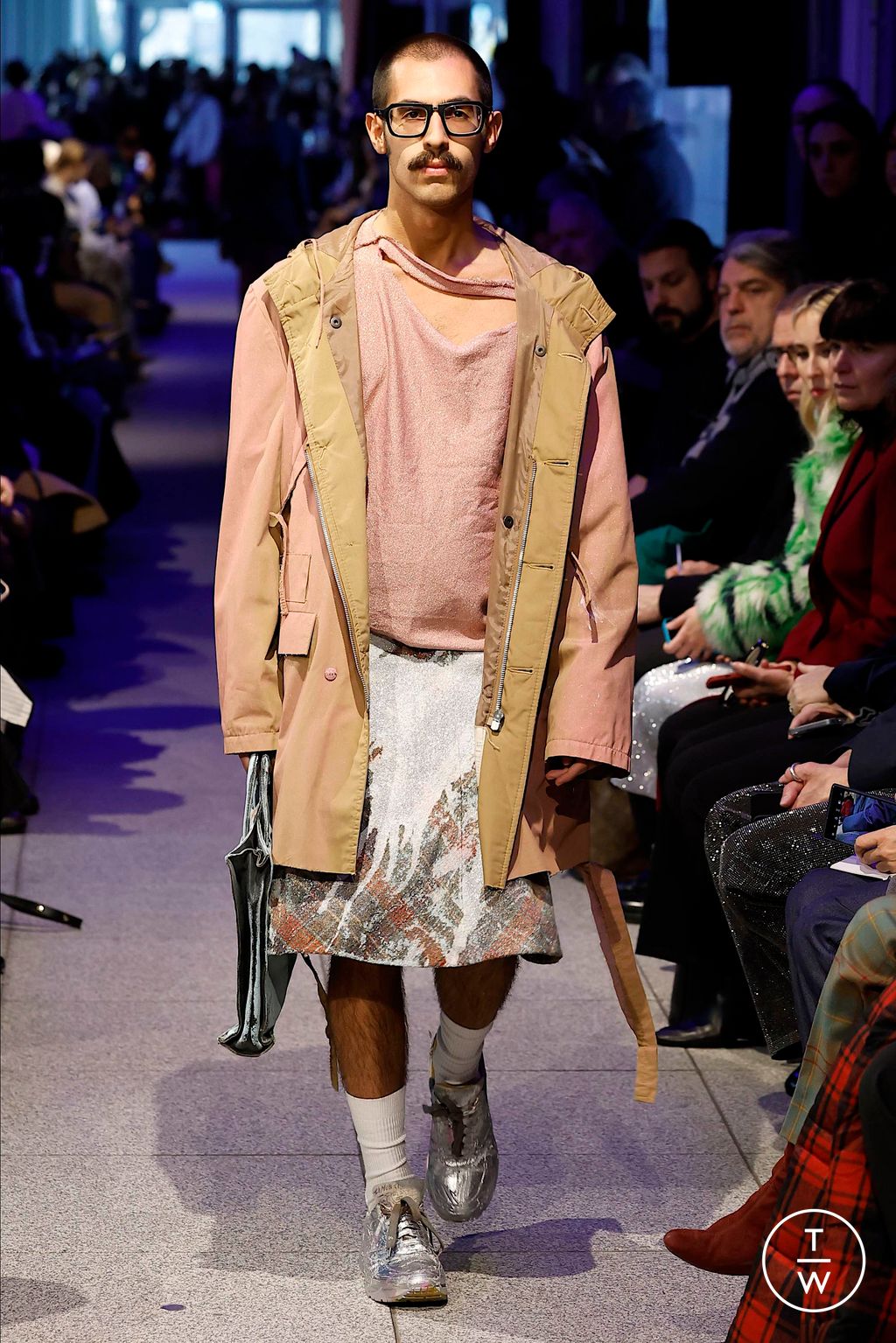 Fashion Week Milan Fall/Winter 2024 look 27 de la collection Simon Cracker menswear