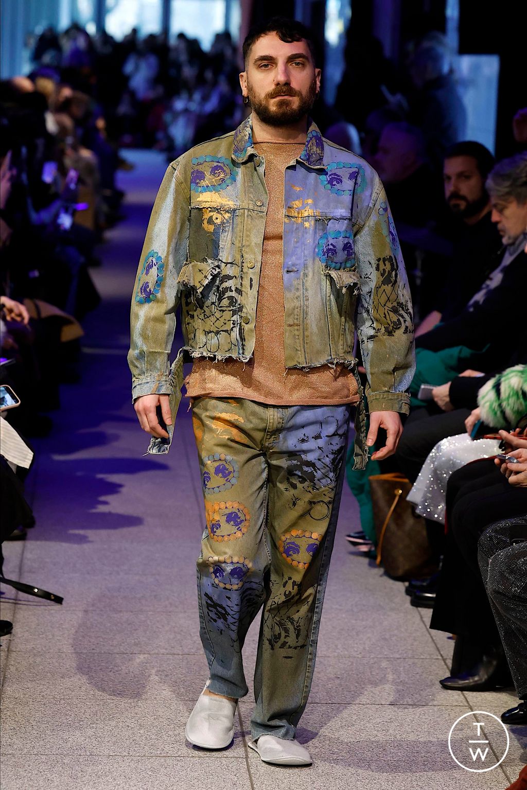 Fashion Week Milan Fall/Winter 2024 look 31 de la collection Simon Cracker menswear