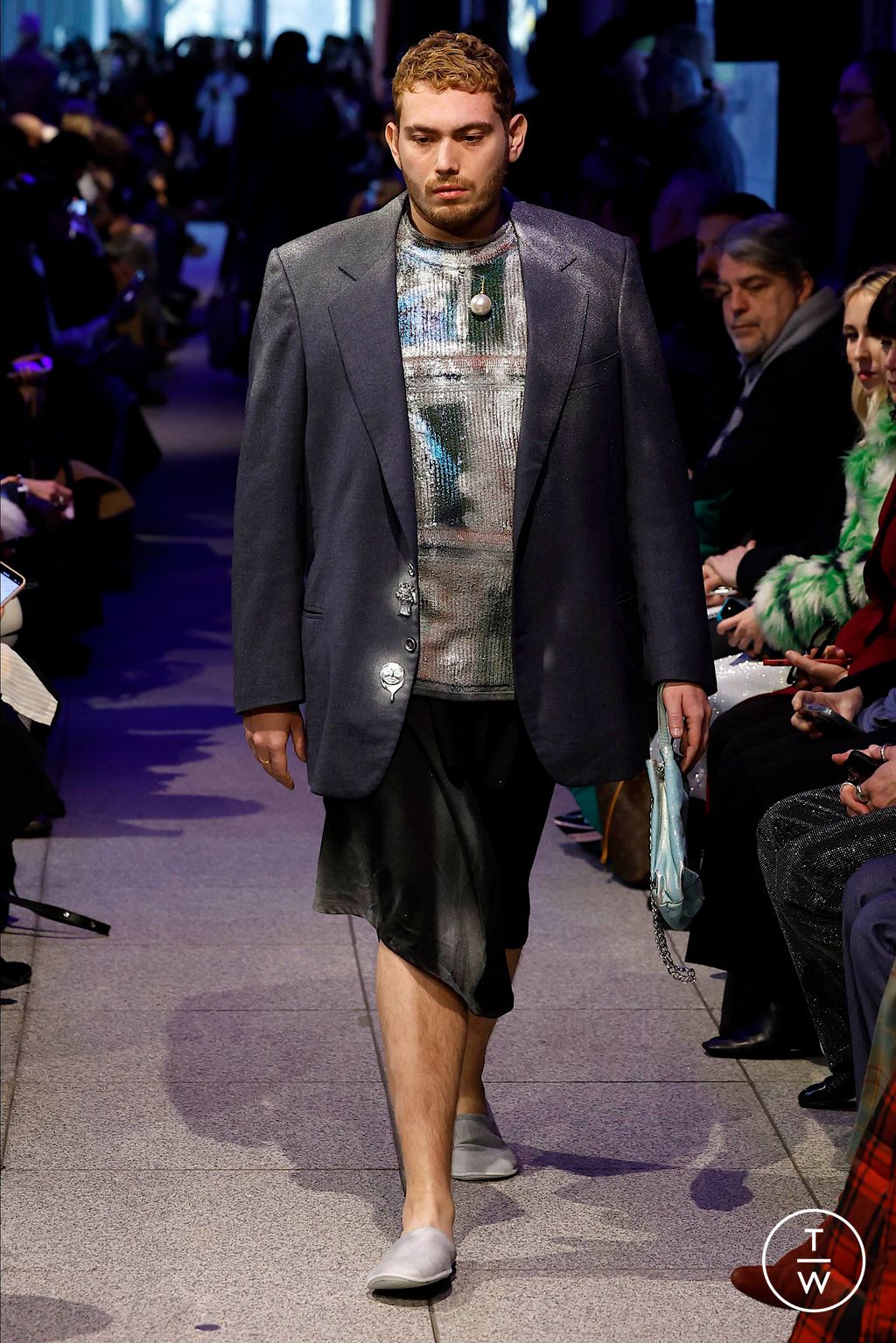 Fashion Week Milan Fall/Winter 2024 look 38 de la collection Simon Cracker menswear