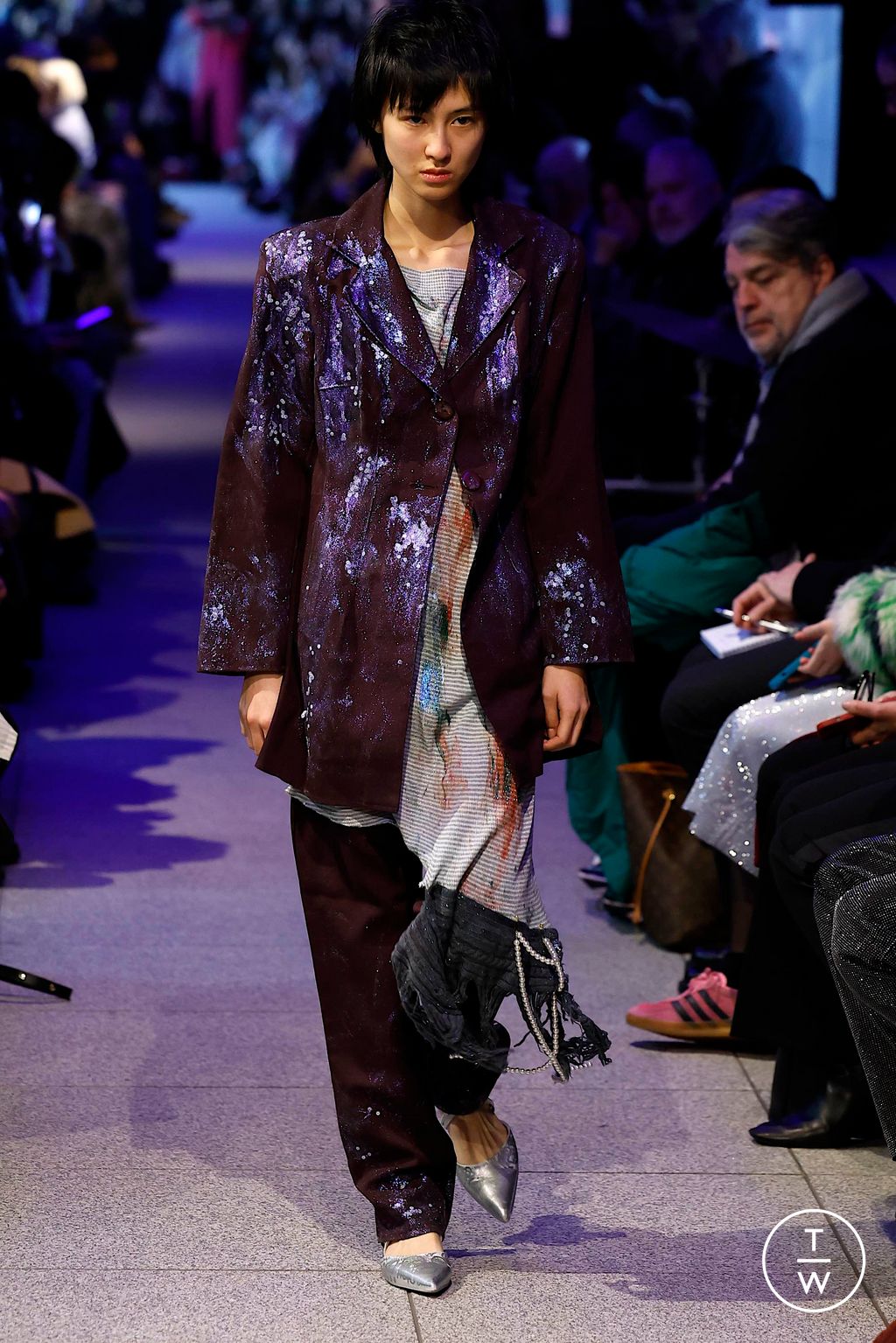Fashion Week Milan Fall/Winter 2024 look 44 de la collection Simon Cracker menswear