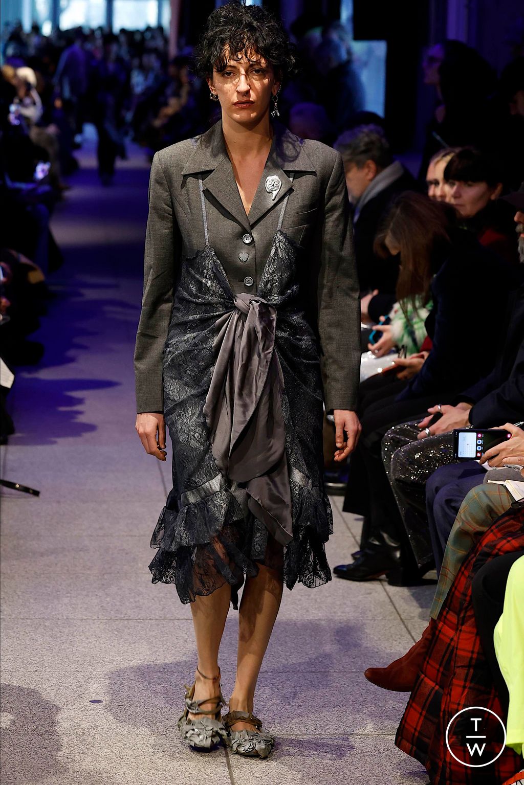 Fashion Week Milan Fall/Winter 2024 look 47 de la collection Simon Cracker menswear