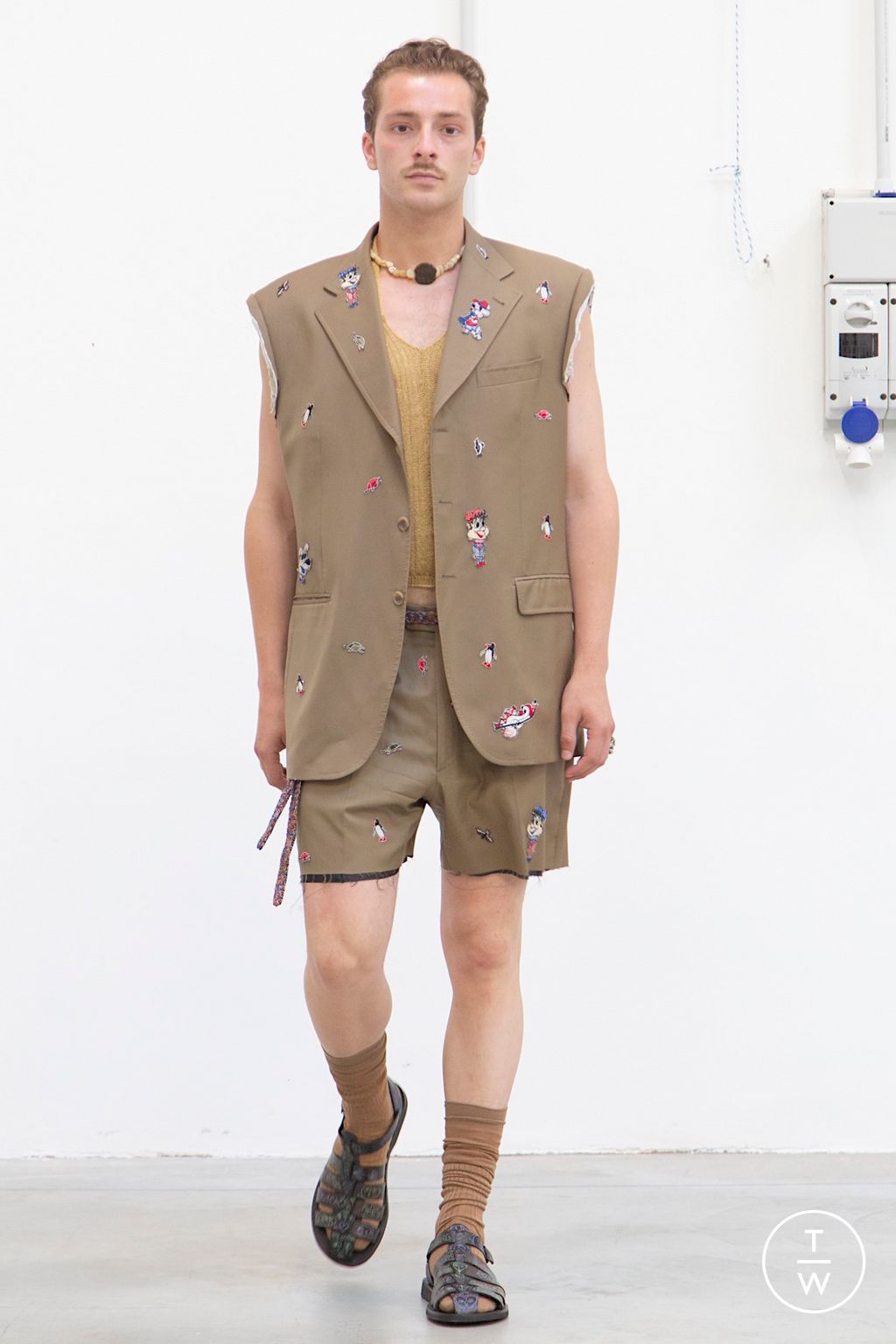 Fashion Week Milan Spring/Summer 2023 look 6 from the Simon Cracker collection menswear