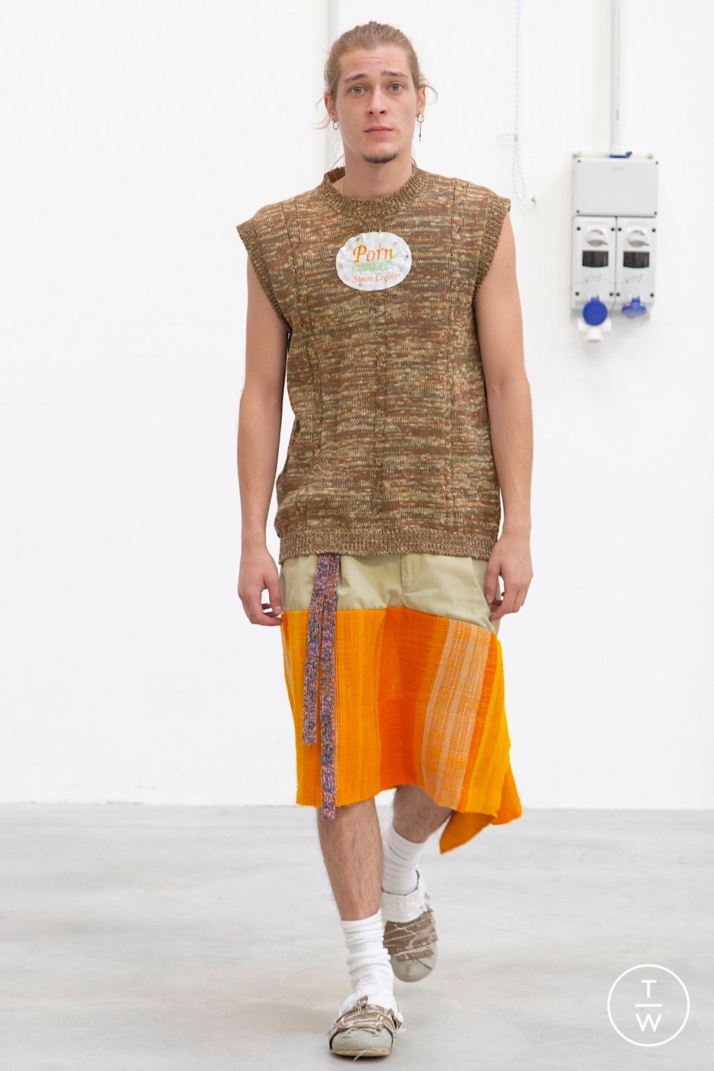 Fashion Week Milan Spring/Summer 2023 look 14 from the Simon Cracker collection menswear