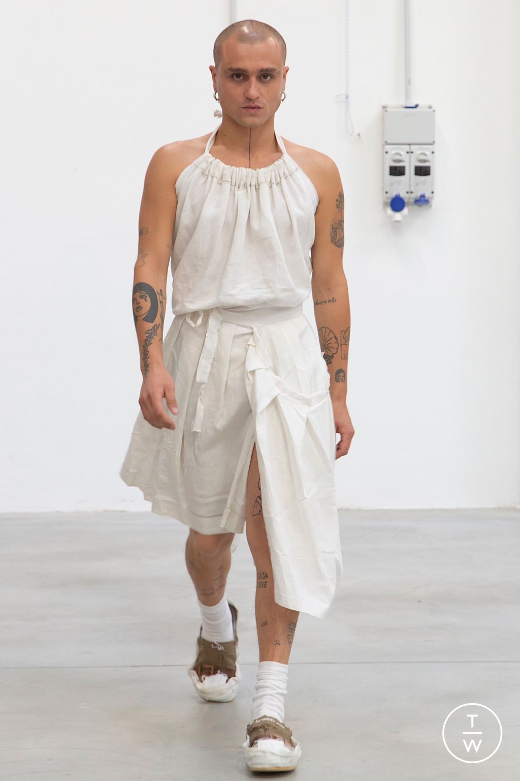 Fashion Week Milan Spring/Summer 2023 look 42 from the Simon Cracker collection menswear