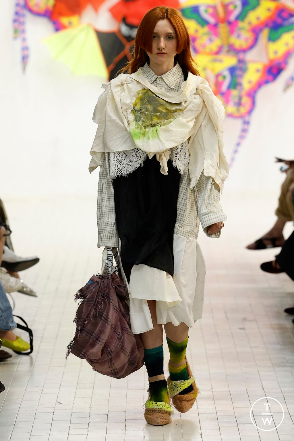Fashion Week Milan Spring/Summer 2024 look 15 de la collection Simon Cracker menswear