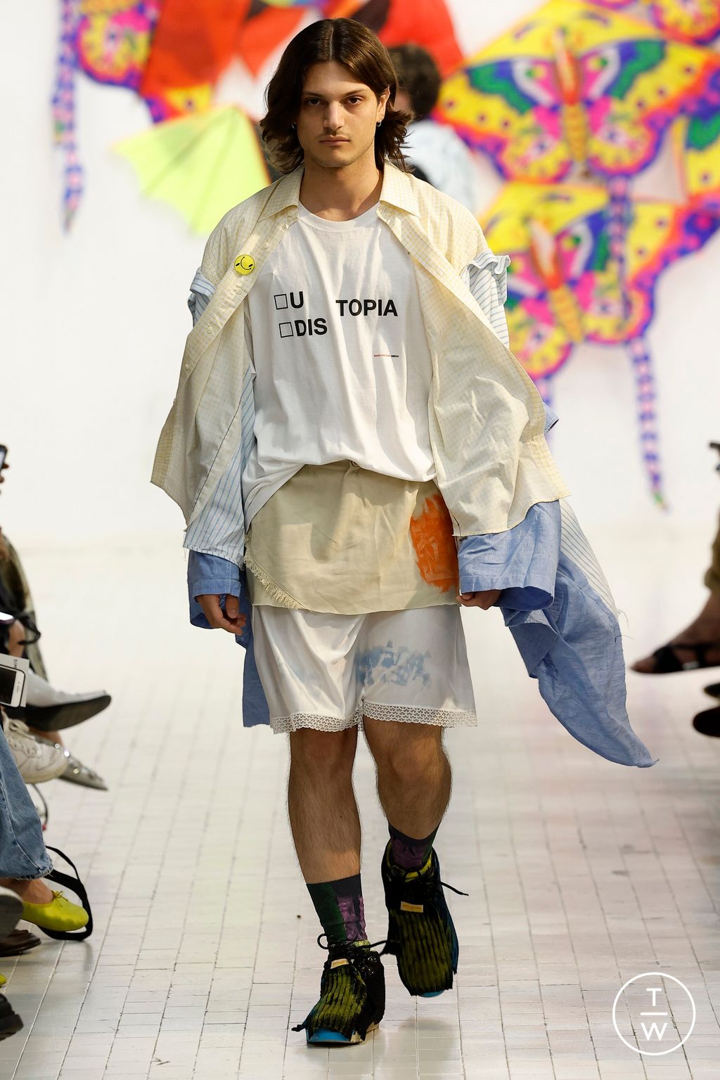 Fashion Week Milan Spring/Summer 2024 look 16 from the Simon Cracker collection 男装