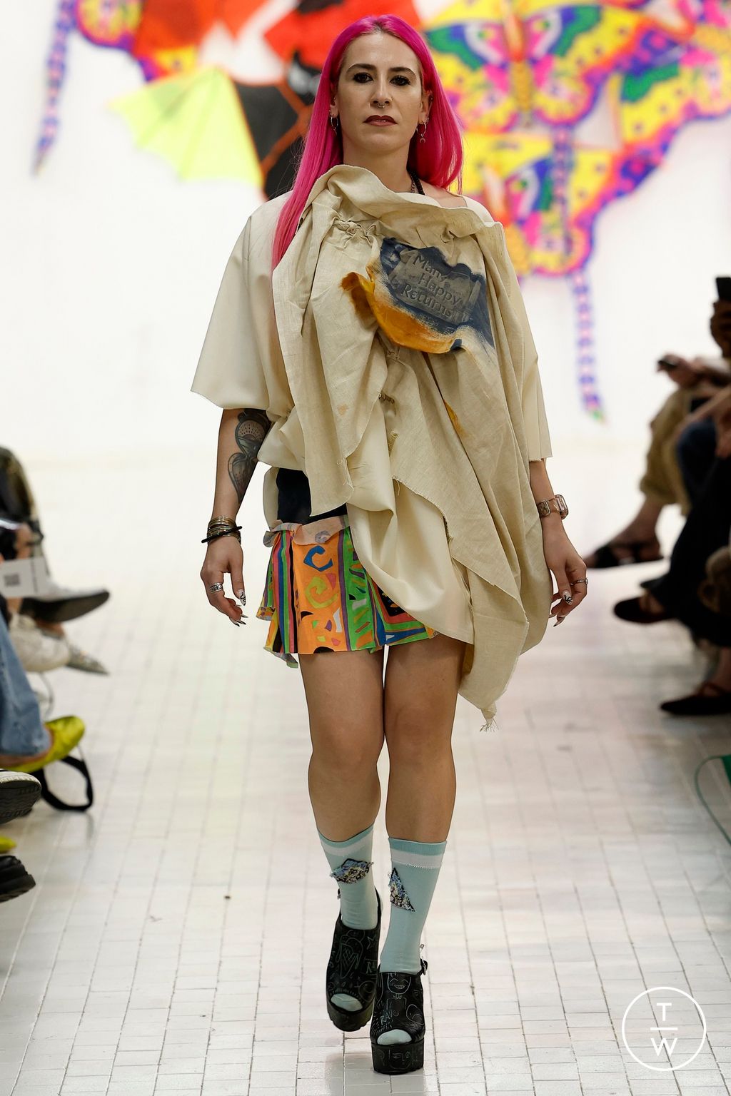 Fashion Week Milan Spring/Summer 2024 look 19 from the Simon Cracker collection 男装