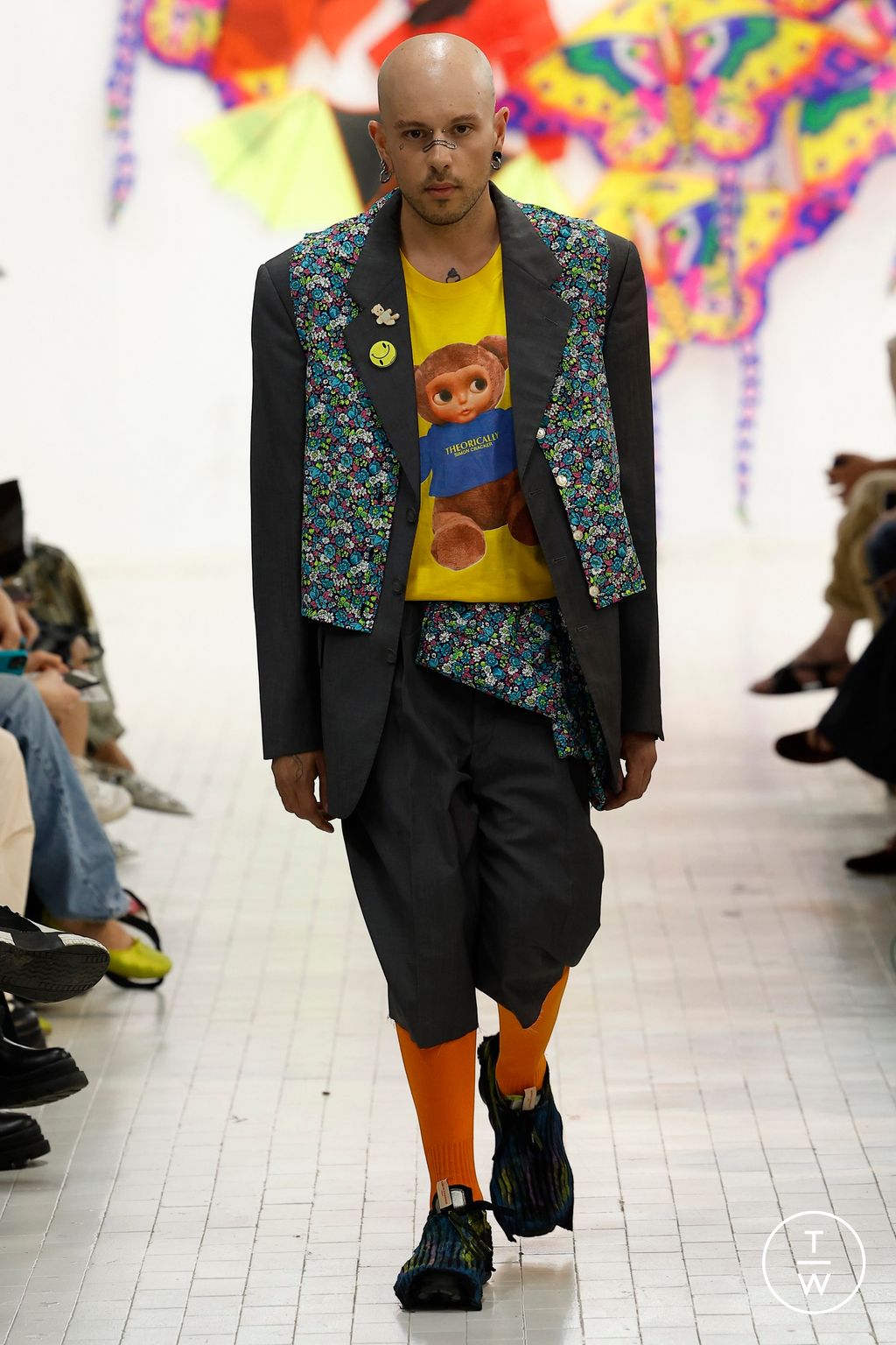 Fashion Week Milan Spring/Summer 2024 look 28 from the Simon Cracker collection 男装