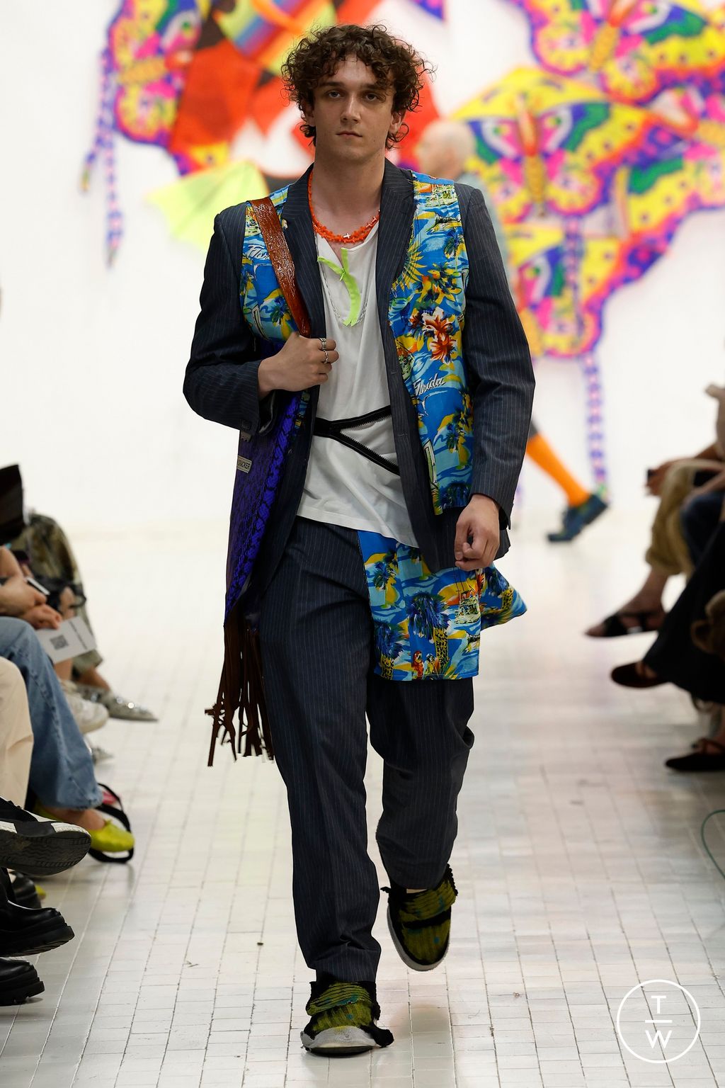 Fashion Week Milan Spring/Summer 2024 look 30 from the Simon Cracker collection menswear