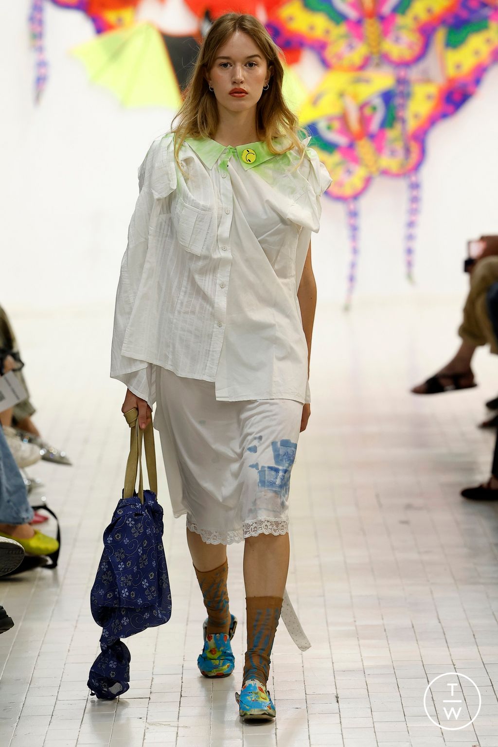 Fashion Week Milan Spring/Summer 2024 look 52 from the Simon Cracker collection 男装