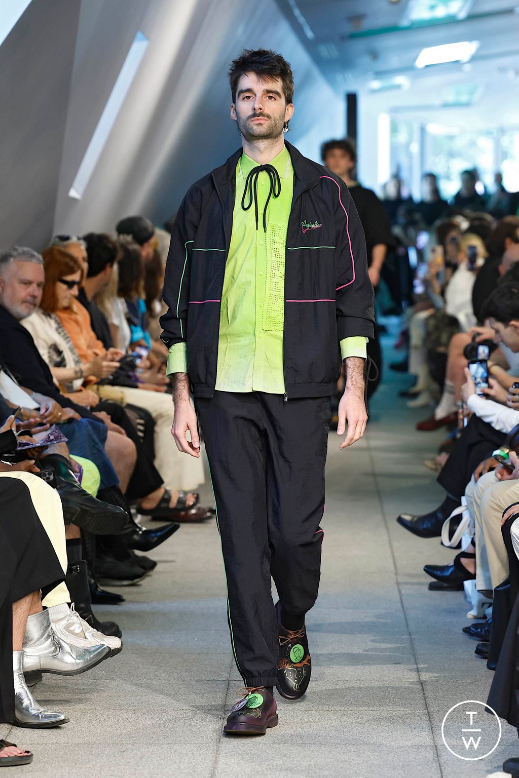 Fashion Week Milan Spring/Summer 2025 look 17 from the Simon Cracker collection menswear