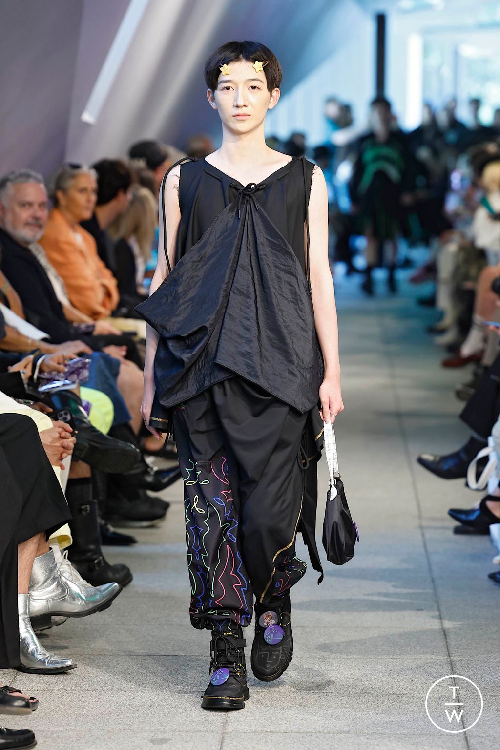 Fashion Week Milan Spring/Summer 2025 look 24 de la collection Simon Cracker menswear