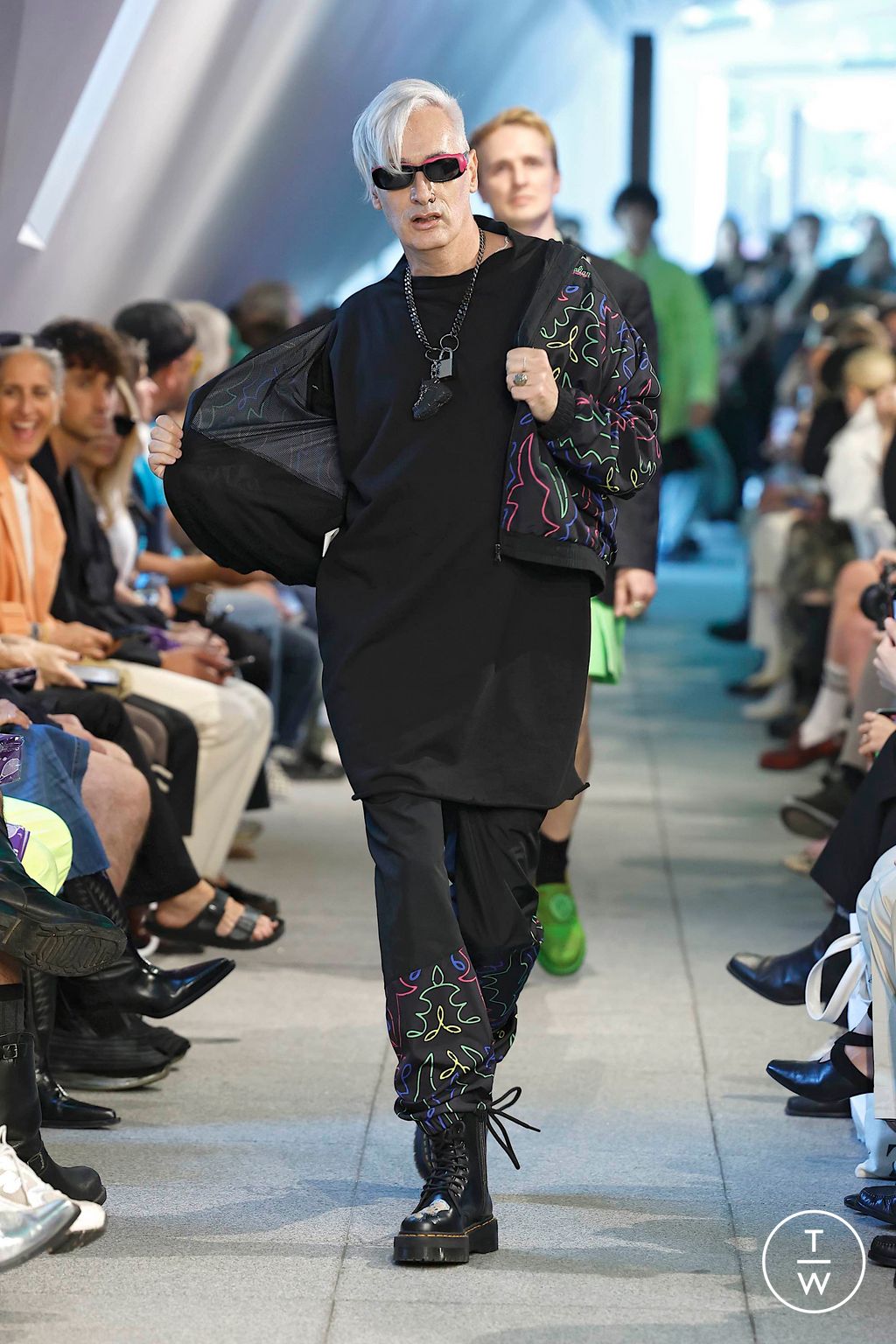 Fashion Week Milan Spring/Summer 2025 look 26 from the Simon Cracker collection menswear