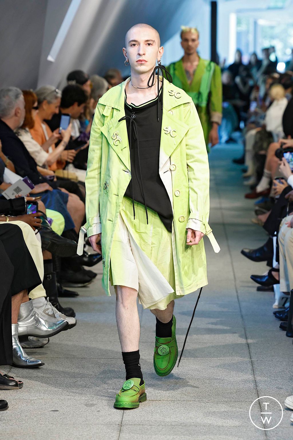 Fashion Week Milan Spring/Summer 2025 look 29 from the Simon Cracker collection menswear