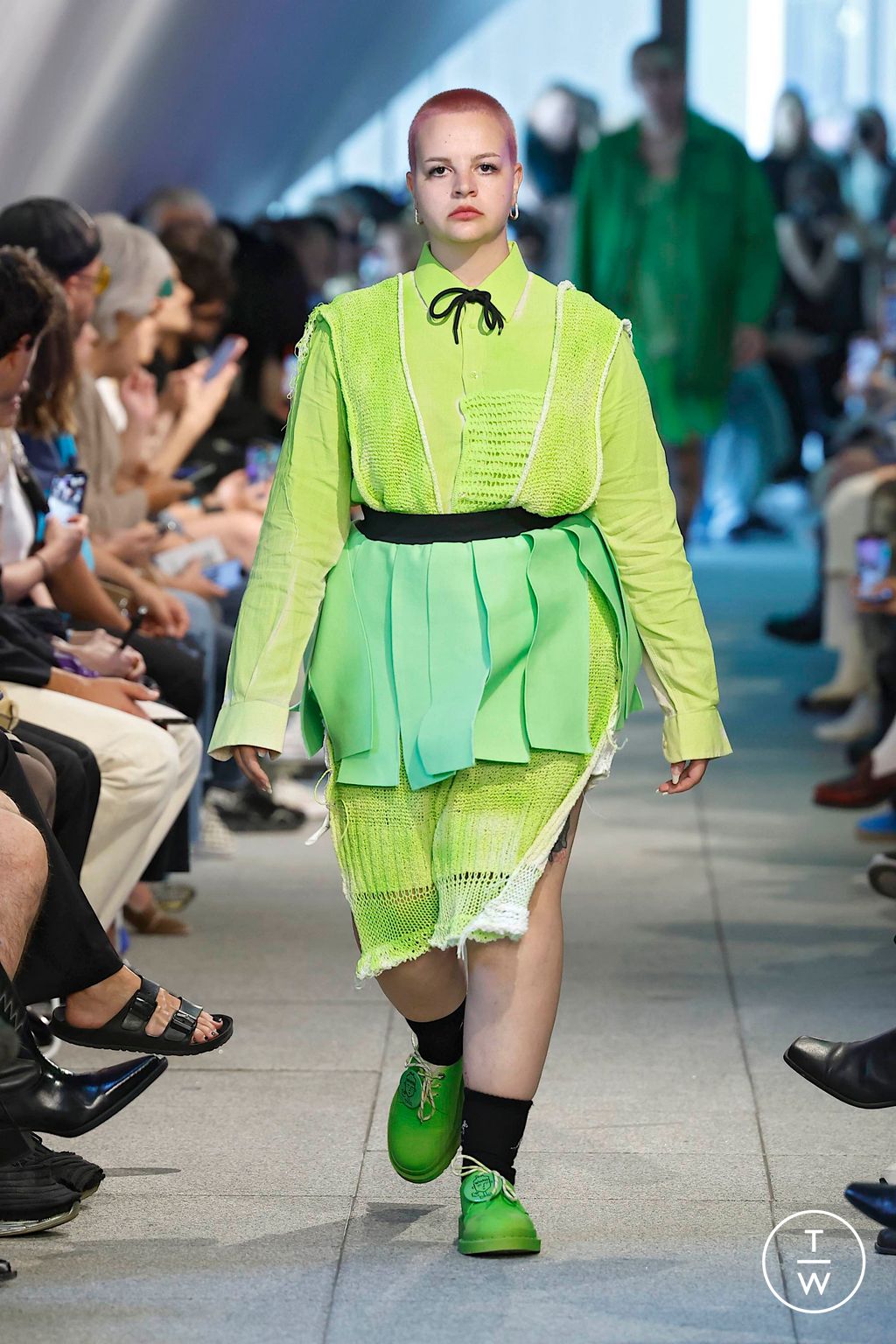 Fashion Week Milan Spring-Summer 2025 look 31 from the Simon Cracker collection menswear