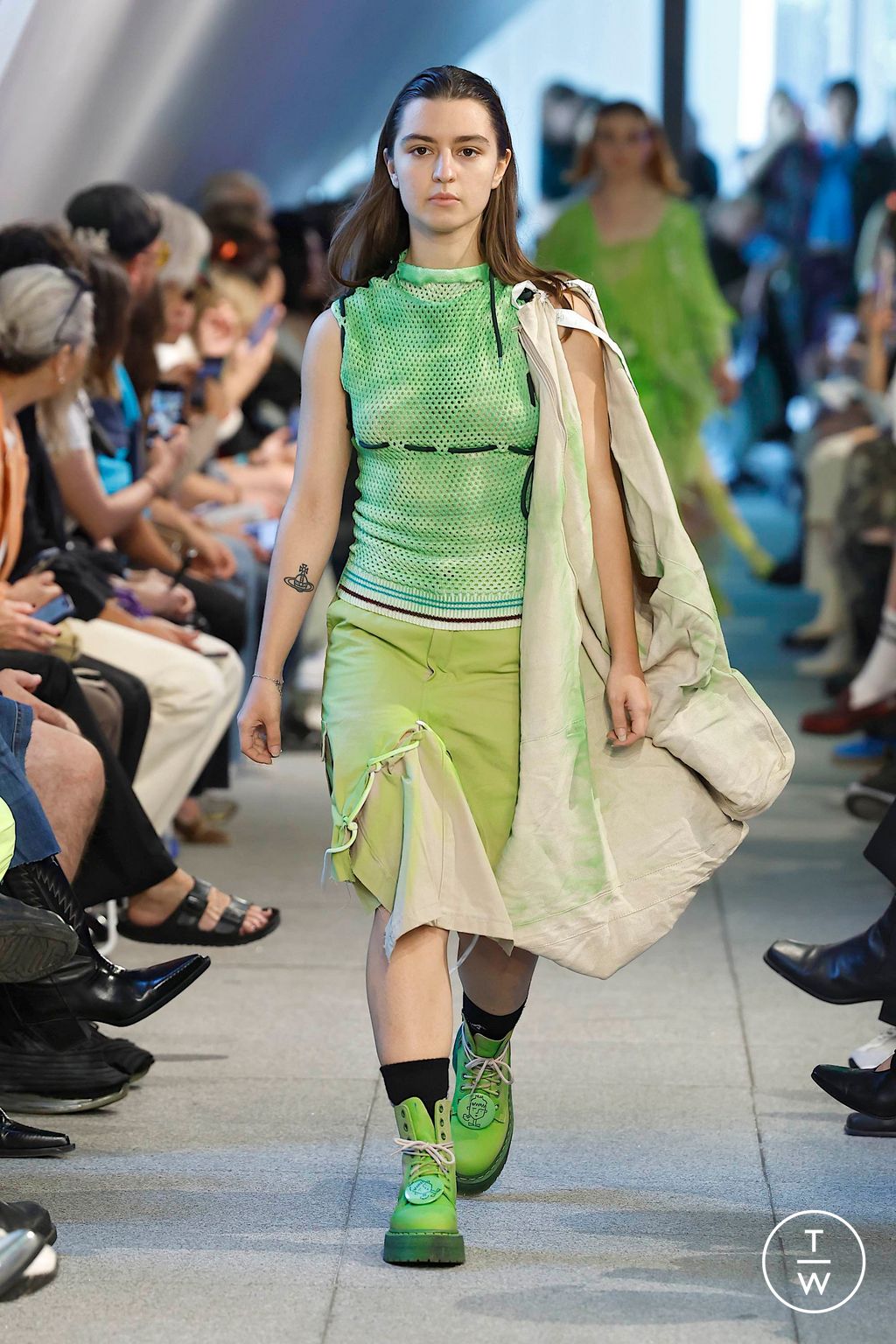 Fashion Week Milan Spring/Summer 2025 look 33 from the Simon Cracker collection menswear