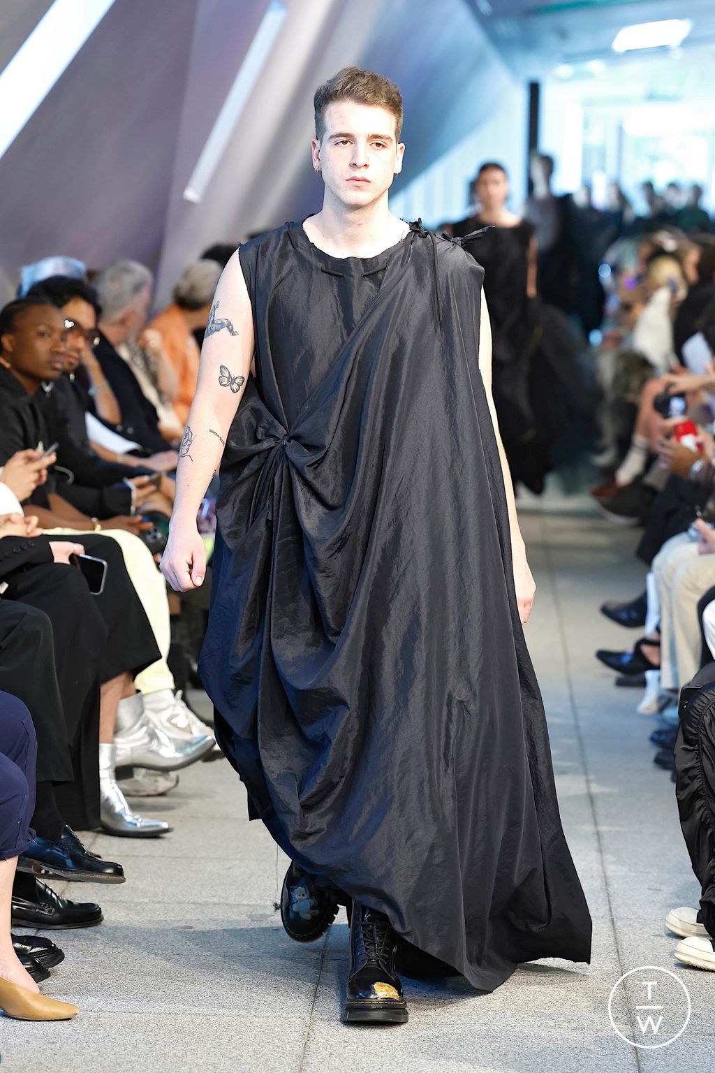 Fashion Week Milan Spring/Summer 2025 look 52 from the Simon Cracker collection menswear