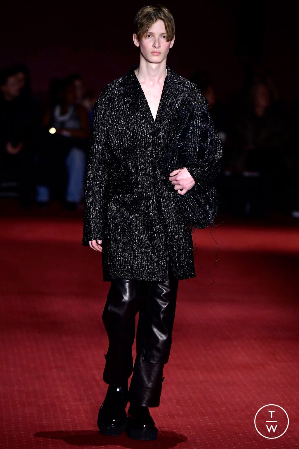 Fashion Week London Fall/Winter 2023 look 3 from the Simone Rocha collection 女装