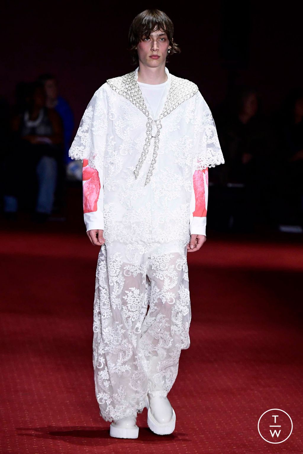 Fashion Week London Fall/Winter 2023 look 14 from the Simone Rocha collection womenswear