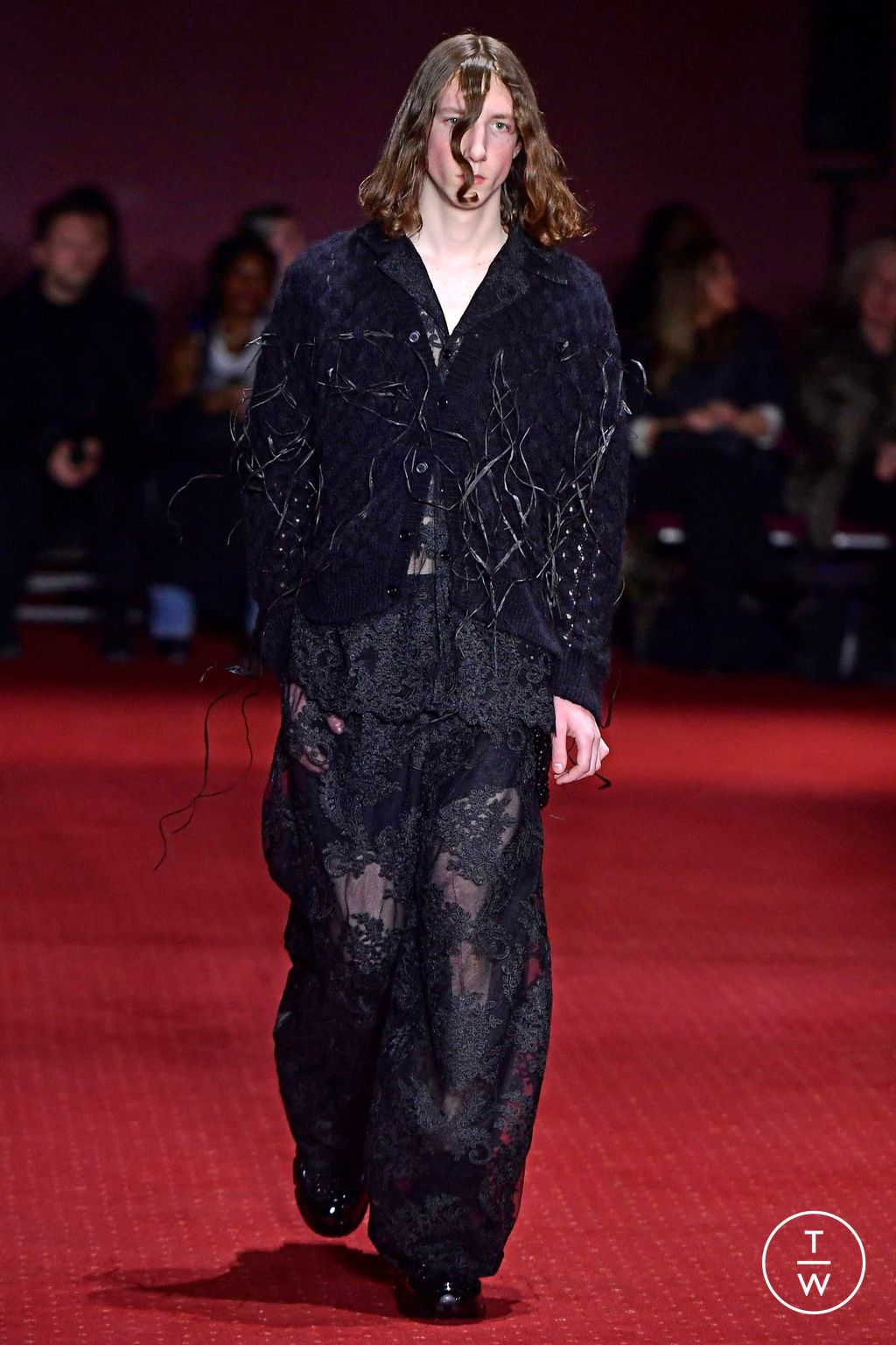 Fashion Week London Fall/Winter 2023 look 21 from the Simone Rocha collection 女装