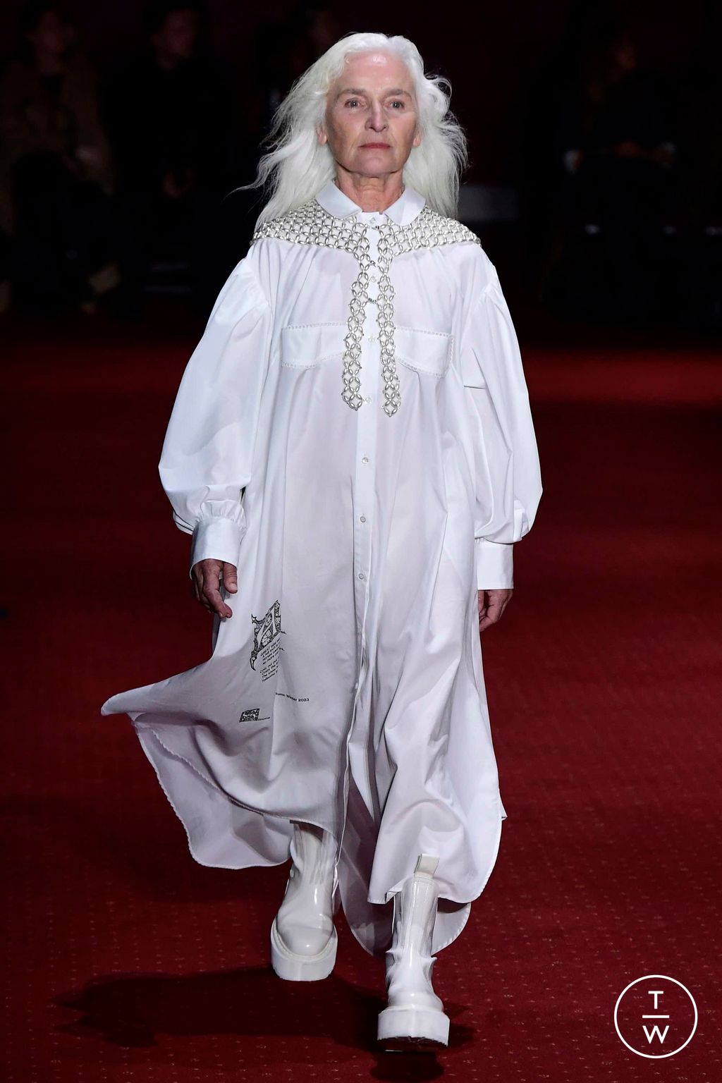 Fashion Week London Fall/Winter 2023 look 22 from the Simone Rocha collection 女装