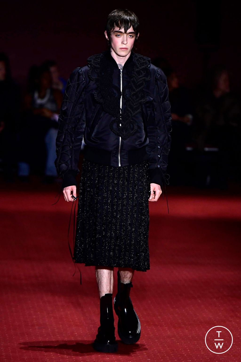 Fashion Week London Fall/Winter 2023 look 24 from the Simone Rocha collection 女装