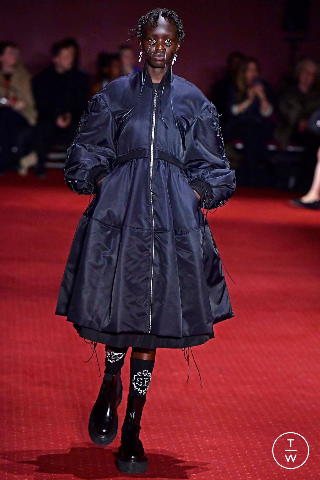 Fashion Week London Fall/Winter 2023 look 28 from the Simone Rocha collection 女装