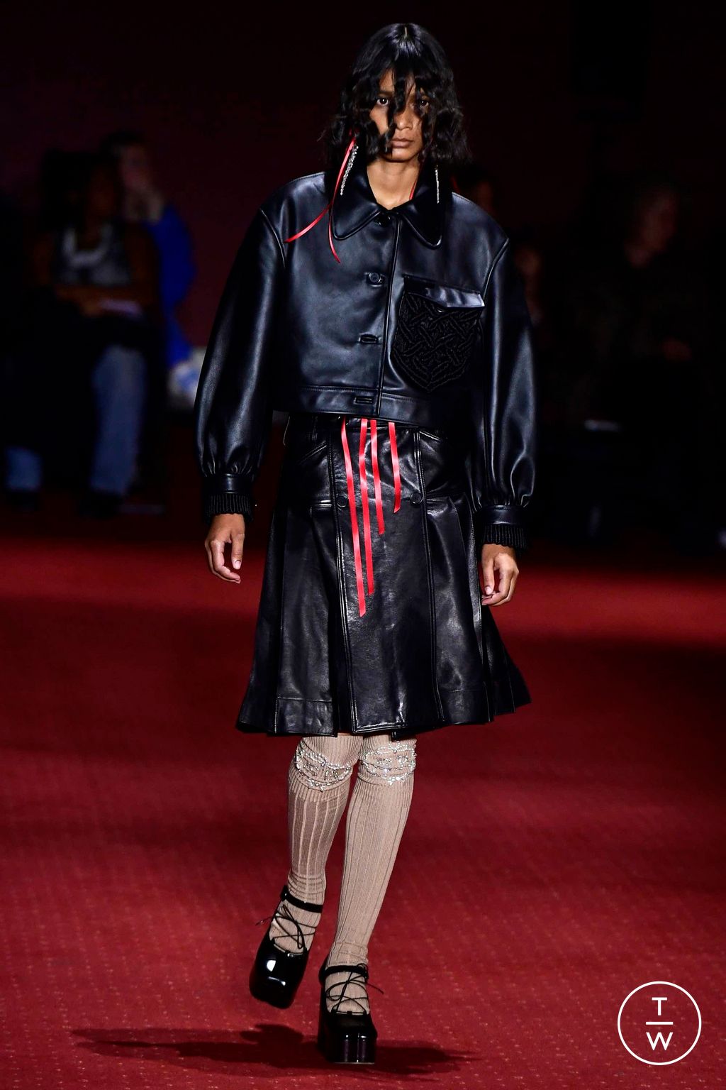 Fashion Week London Fall/Winter 2023 look 33 from the Simone Rocha collection womenswear