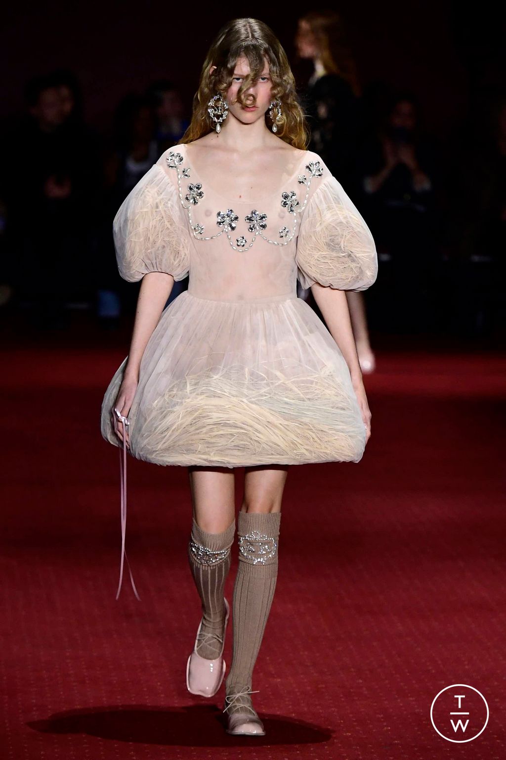 Fashion Week London Fall/Winter 2023 look 51 from the Simone Rocha collection 女装