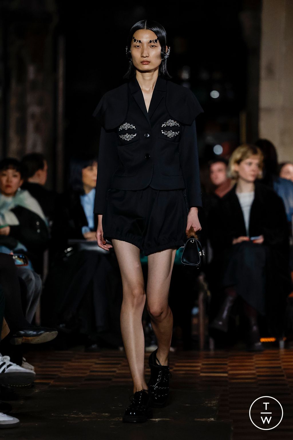 Fashion Week London Fall/Winter 2024 look 3 from the Simone Rocha collection 女装