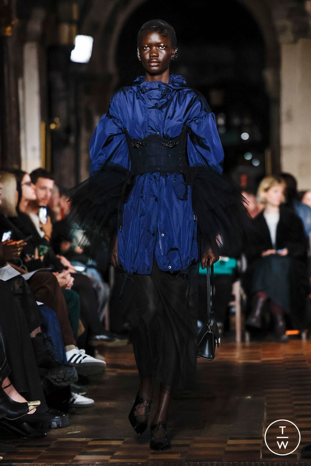 Fashion Week London Fall/Winter 2024 look 4 from the Simone Rocha collection womenswear