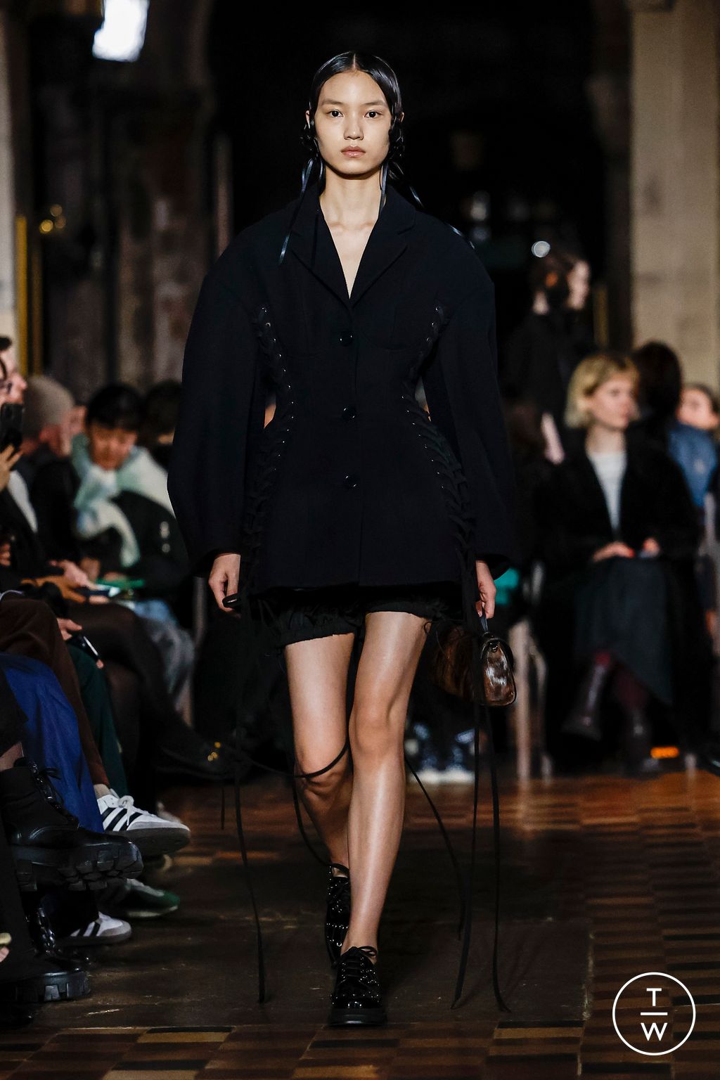 Fashion Week London Fall/Winter 2024 look 12 de la collection Simone Rocha womenswear