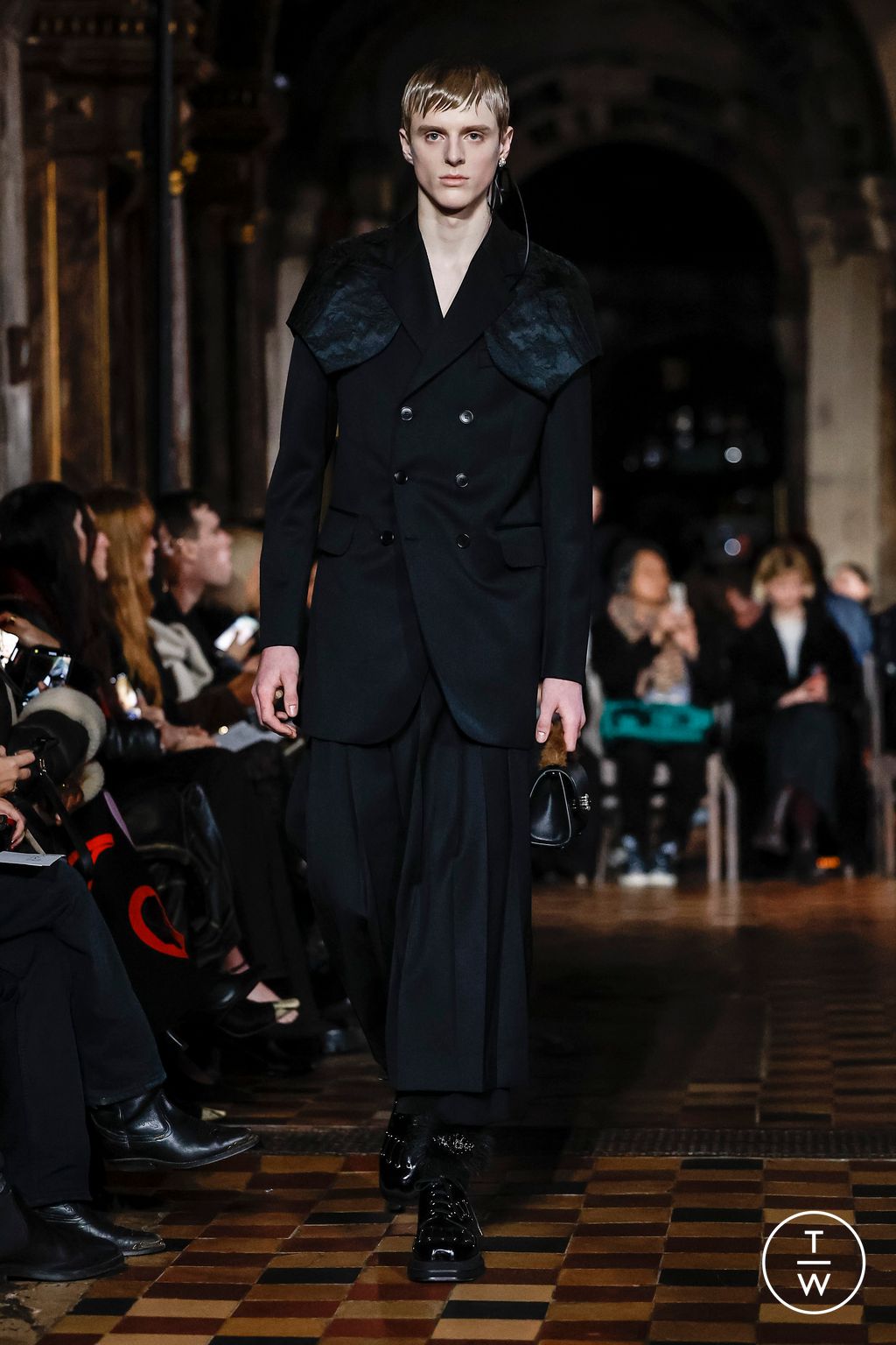Fashion Week London Fall/Winter 2024 look 20 de la collection Simone Rocha womenswear