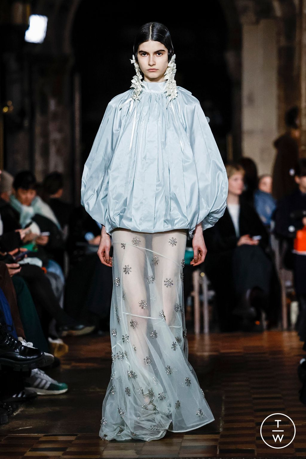 Fashion Week London Fall/Winter 2024 look 45 from the Simone Rocha collection 女装