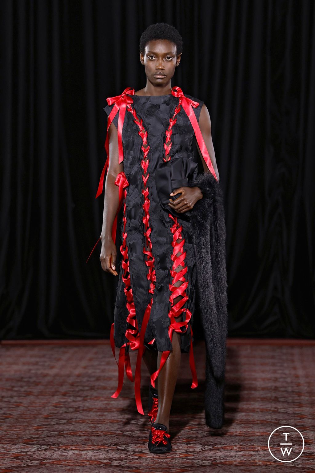 Fashion Week London Fall/Winter 2025 look 12 de la collection Simone Rocha womenswear