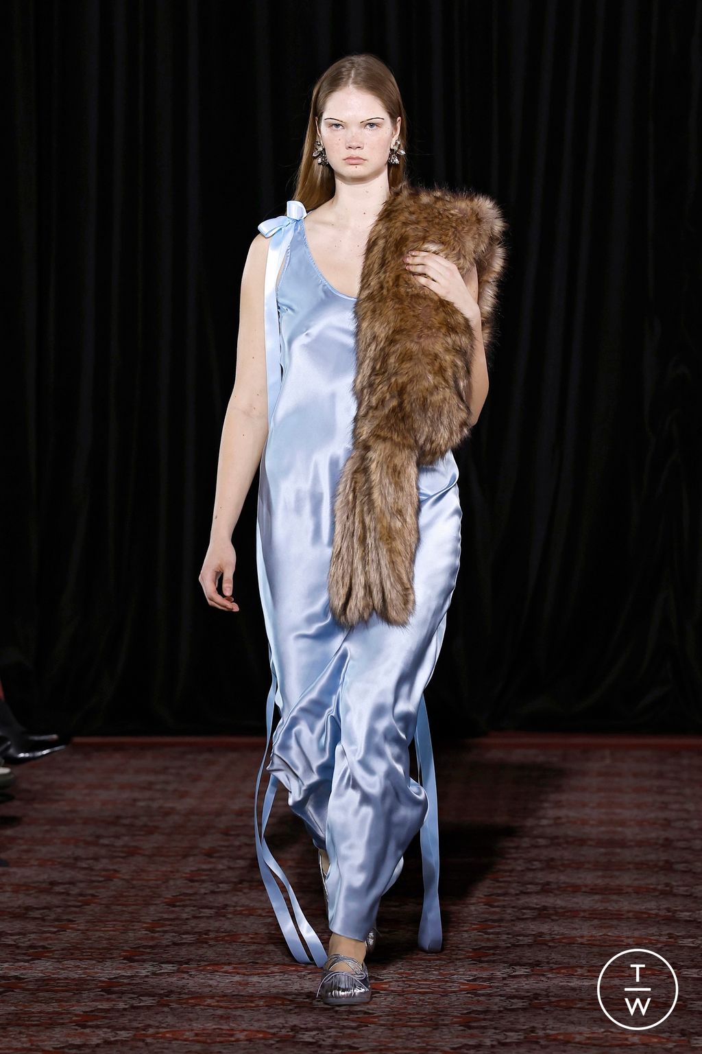 Fashion Week London Fall/Winter 2025 look 30 de la collection Simone Rocha womenswear