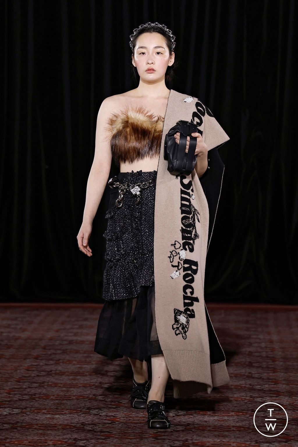 Fashion Week London Fall/Winter 2025 look 39 de la collection Simone Rocha womenswear