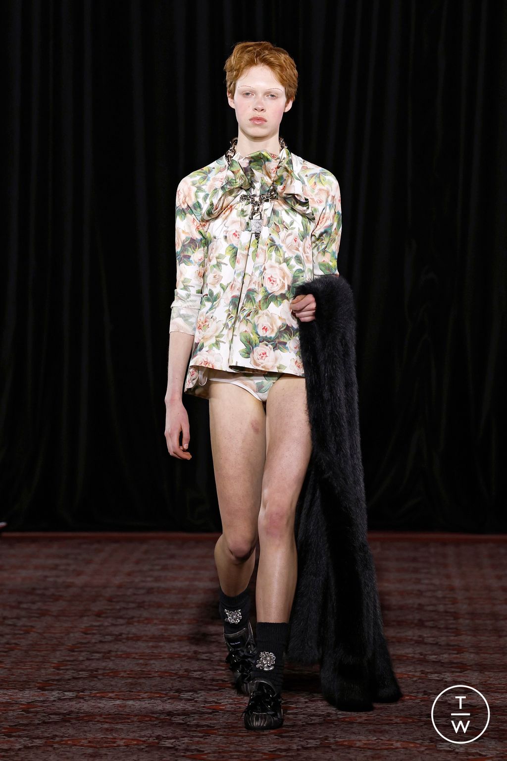 Fashion Week London Fall/Winter 2025 look 45 from the Simone Rocha collection womenswear