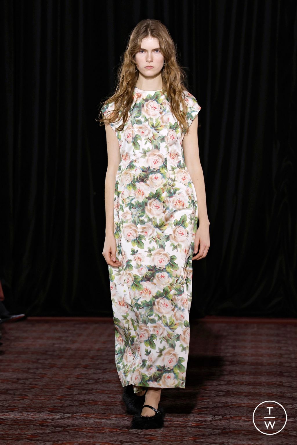 Fashion Week London Fall/Winter 2025 look 48 from the Simone Rocha collection 女装