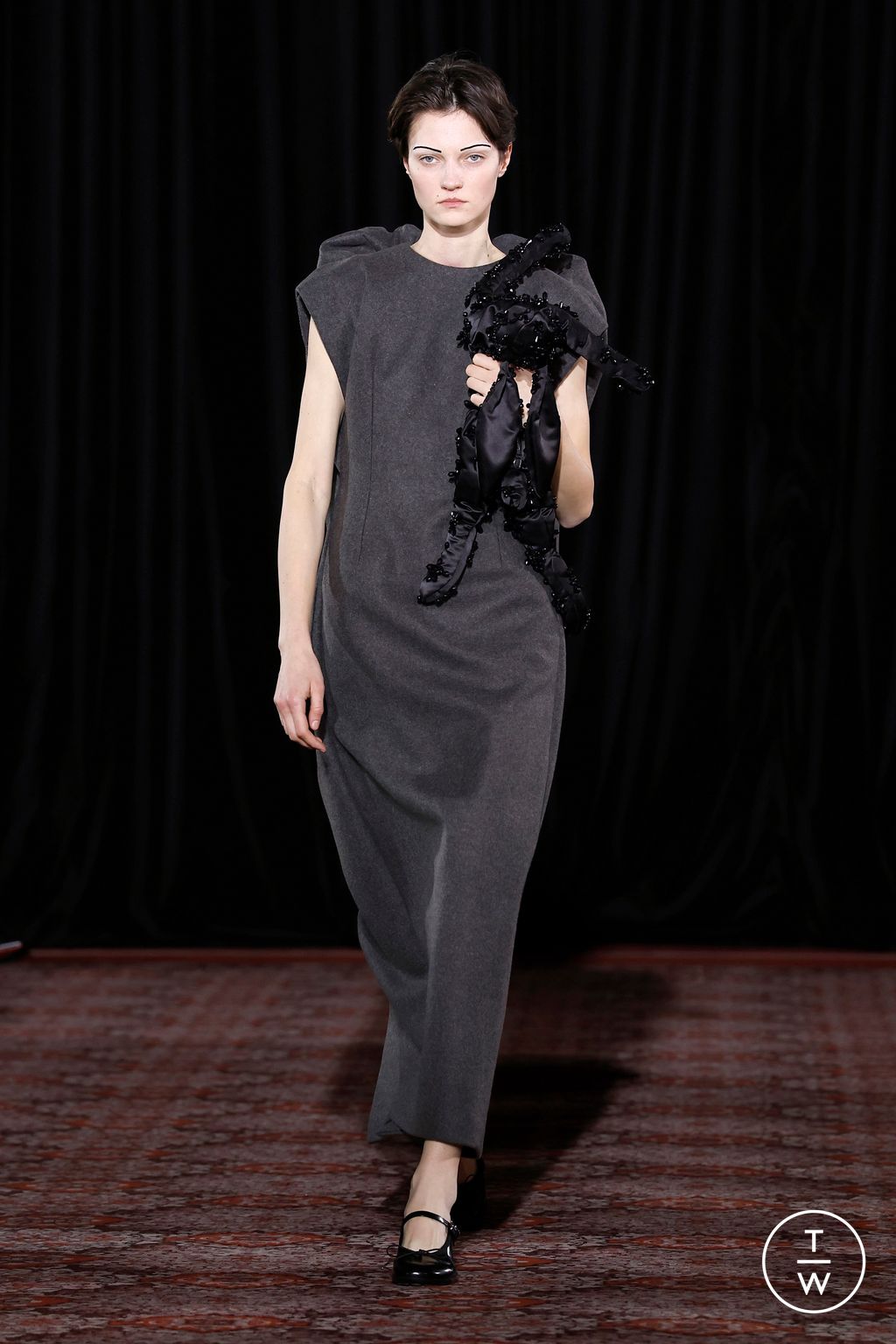 Fashion Week London Fall/Winter 2025 look 50 de la collection Simone Rocha womenswear