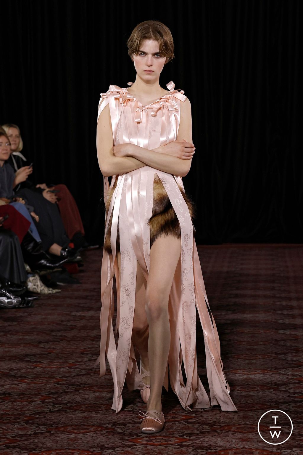 Fashion Week London Fall/Winter 2025 look 53 de la collection Simone Rocha womenswear