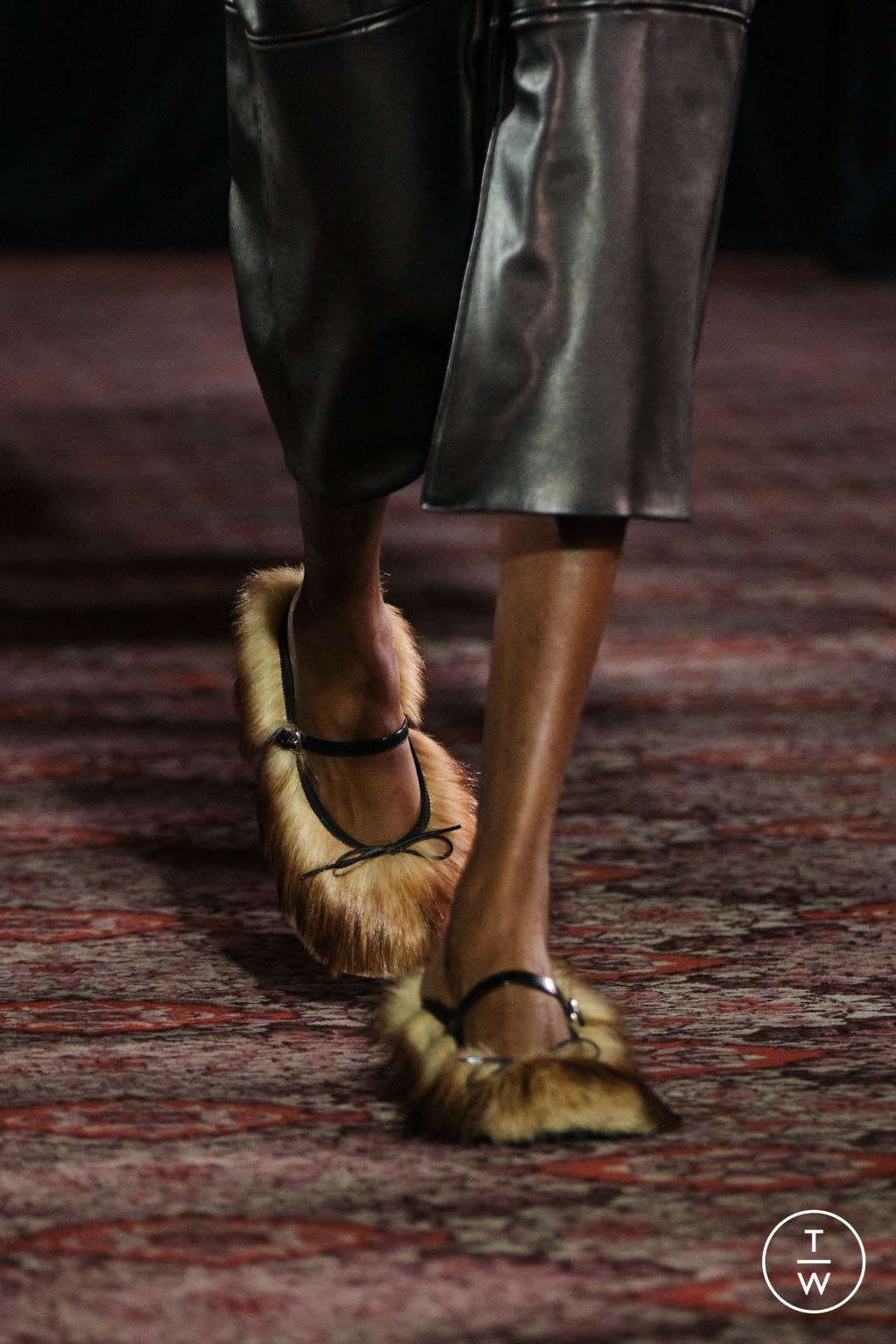 Fashion Week London Fall/Winter 2025 look 4 from the Simone Rocha collection womenswear accessories