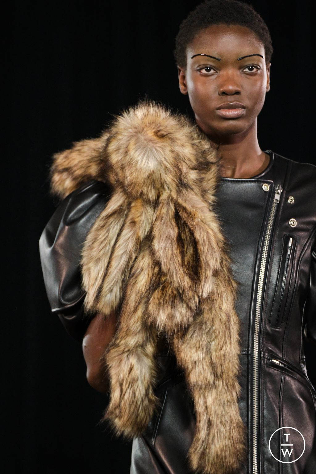 Fashion Week London Fall/Winter 2025 look 5 from the Simone Rocha collection womenswear accessories