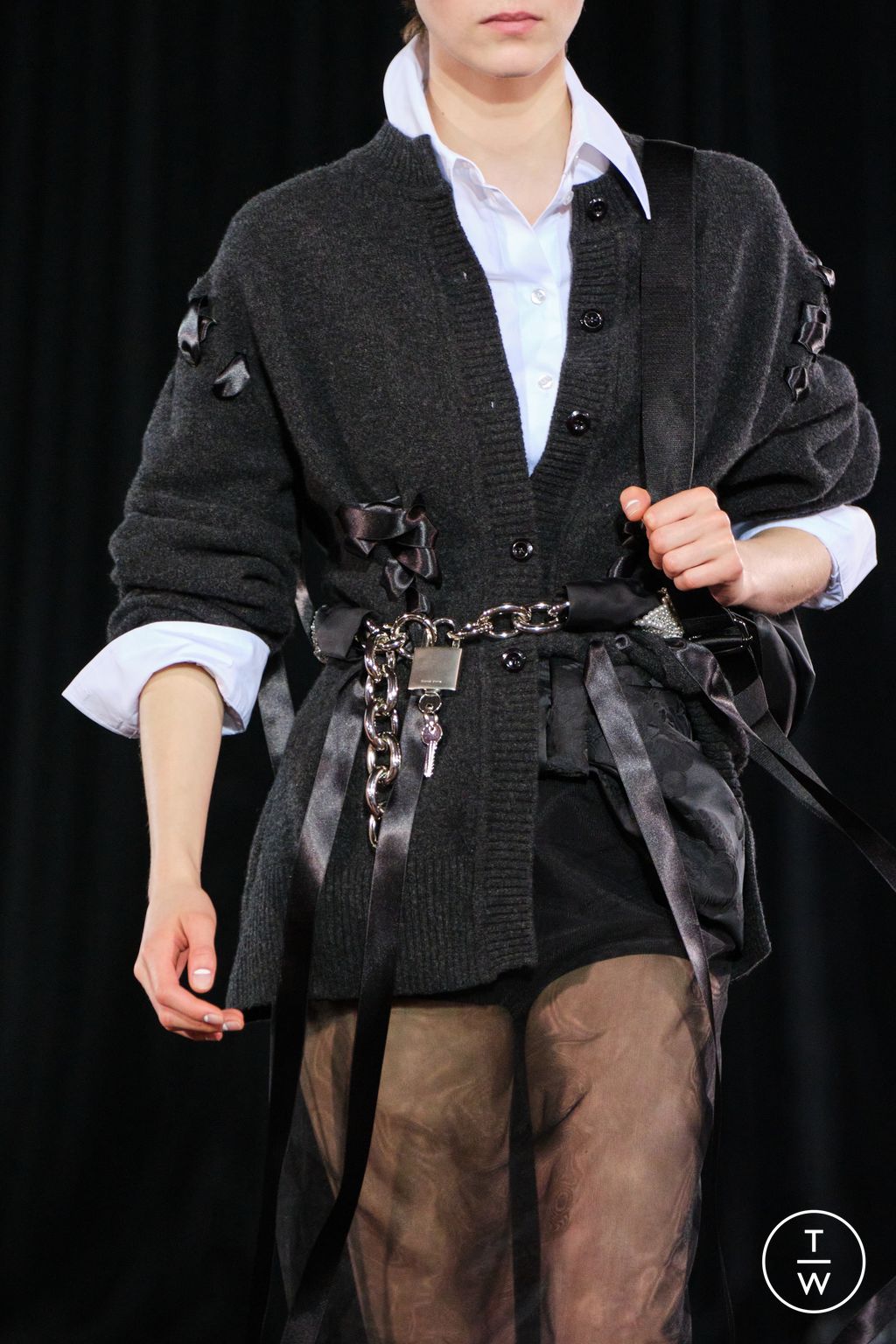 Fashion Week London Fall/Winter 2025 look 9 from the Simone Rocha collection womenswear accessories