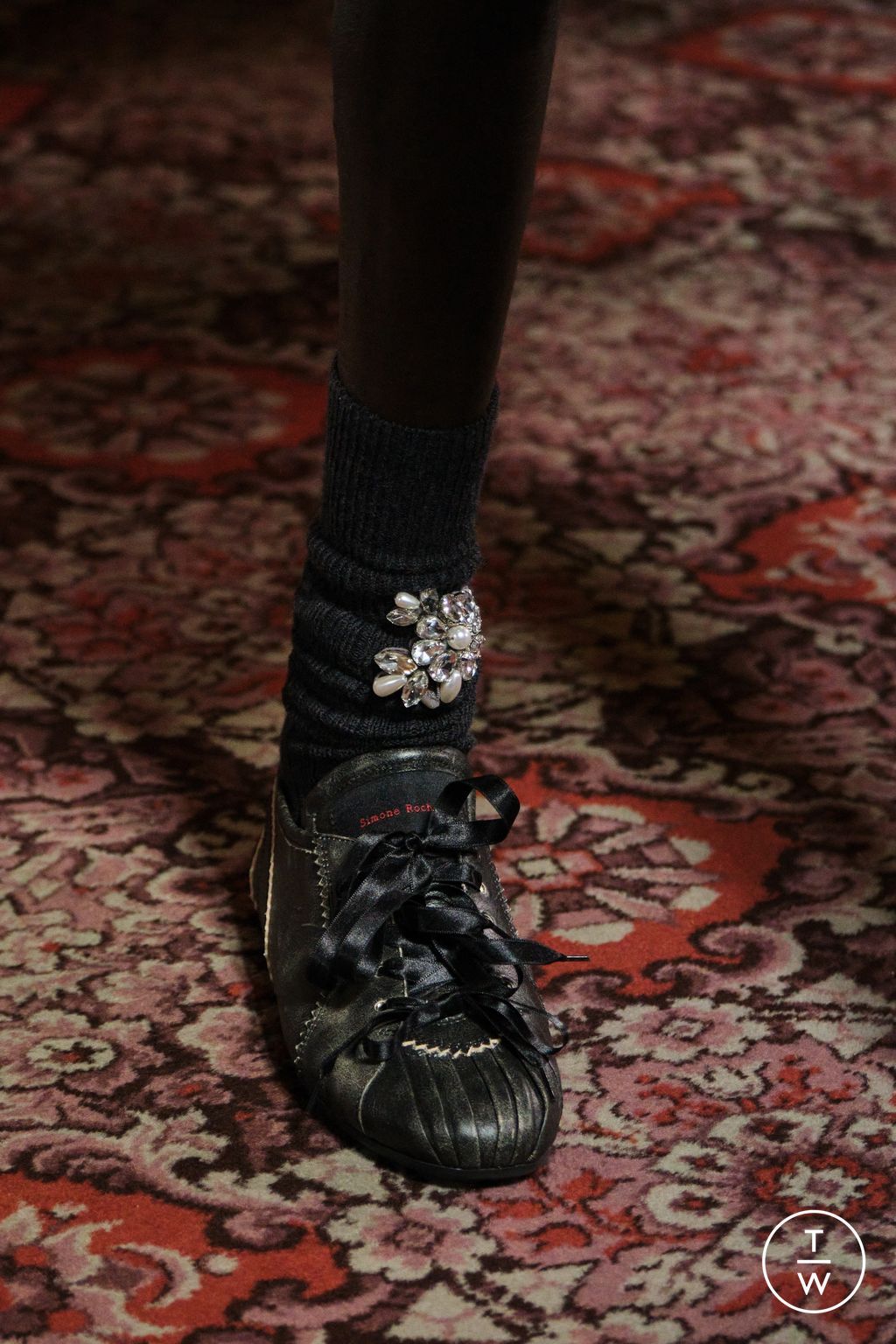 Fashion Week London Fall/Winter 2025 look 15 from the Simone Rocha collection womenswear accessories