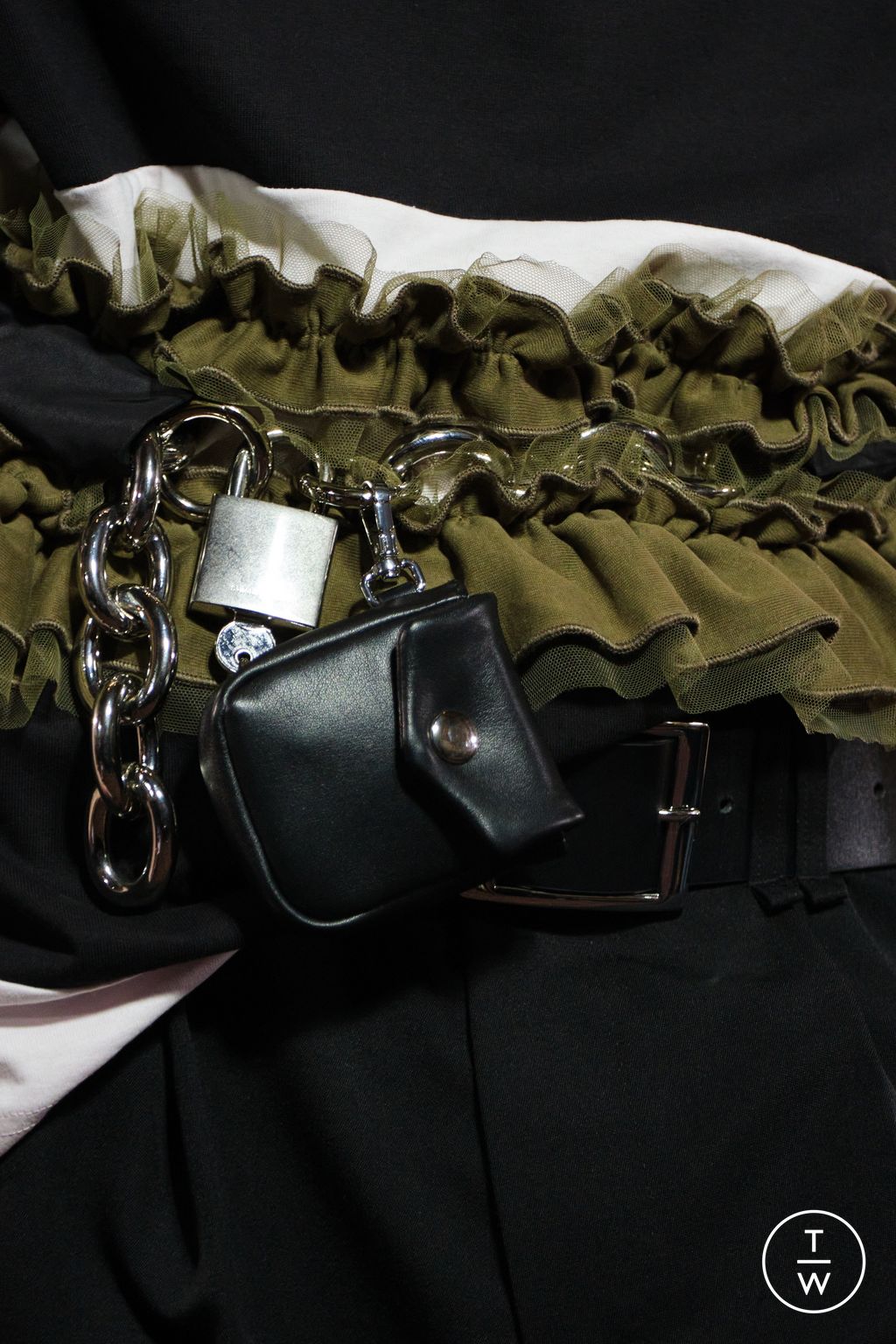 Fashion Week London Fall/Winter 2025 look 21 from the Simone Rocha collection womenswear accessories