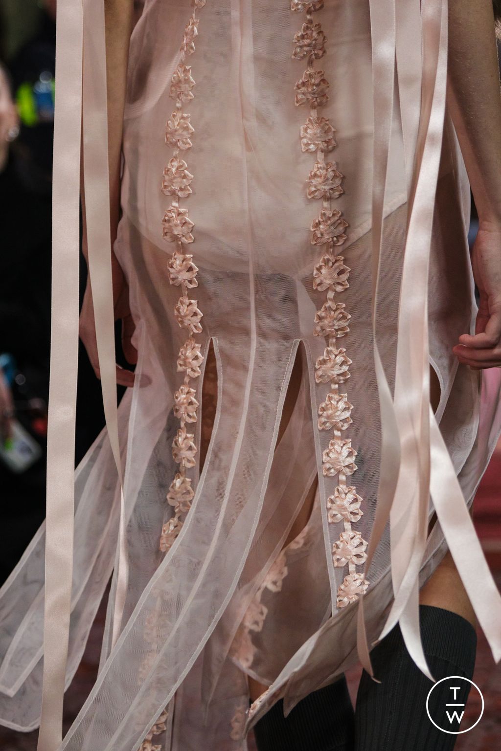 Fashion Week London Fall/Winter 2025 look 31 from the Simone Rocha collection womenswear accessories