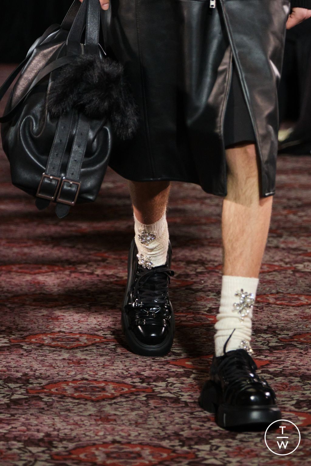 Fashion Week London Fall/Winter 2025 look 41 from the Simone Rocha collection womenswear accessories