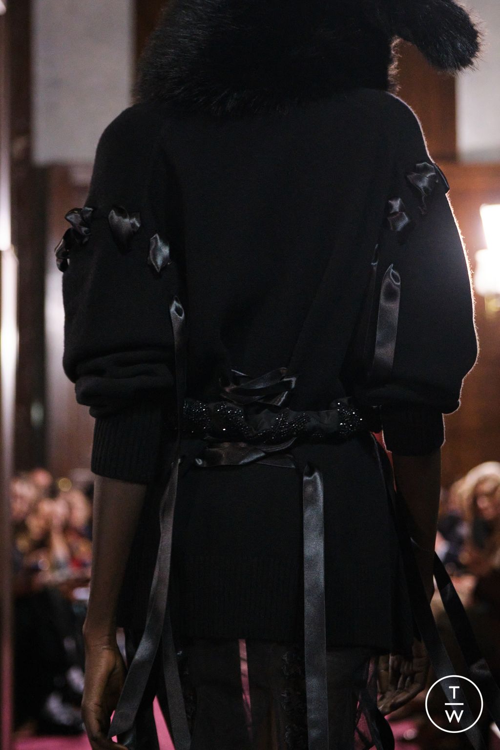 Fashion Week London Fall/Winter 2025 look 55 from the Simone Rocha collection womenswear accessories