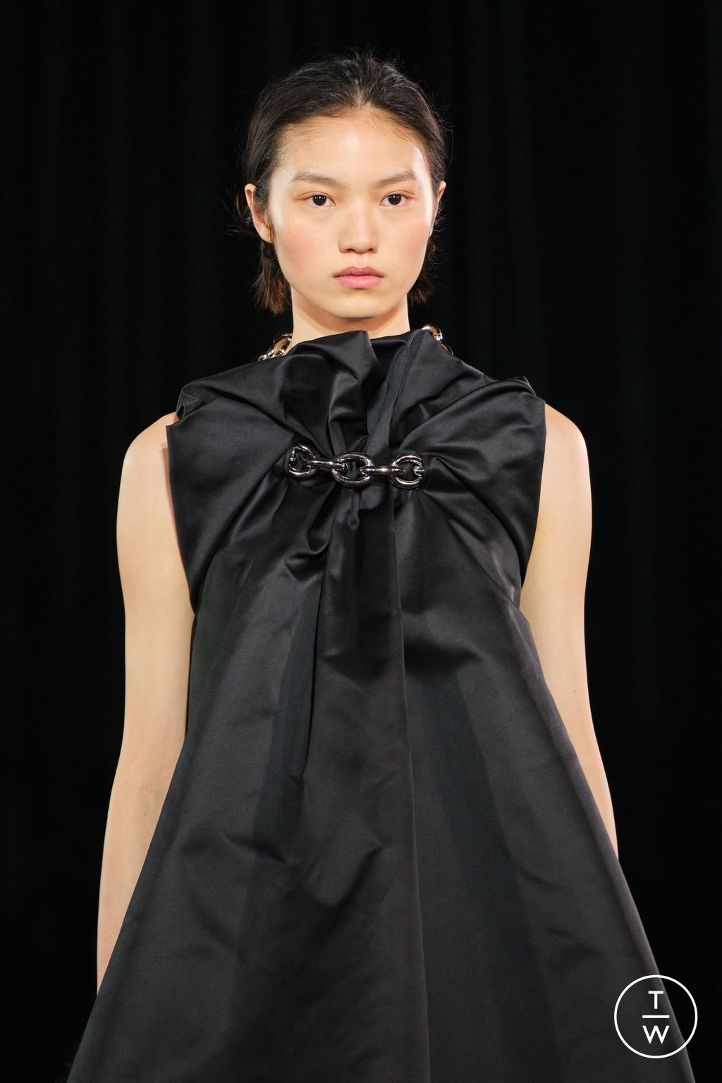 Fashion Week London Fall/Winter 2025 look 72 from the Simone Rocha collection womenswear accessories